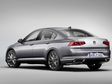 Odświeżony VW Passat z polskimi cenami